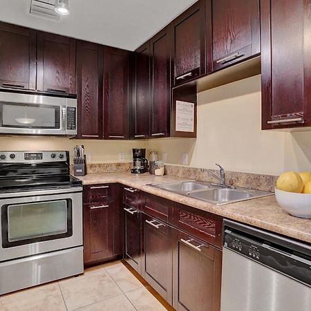 Dharma Home Suites South Miami At Red Road Commons Eksteriør billede