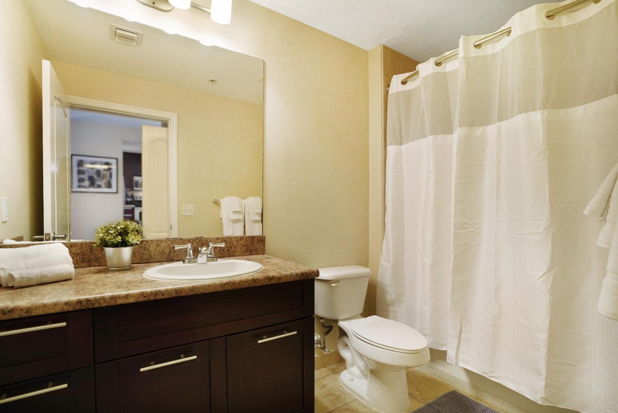Dharma Home Suites South Miami At Red Road Commons Eksteriør billede