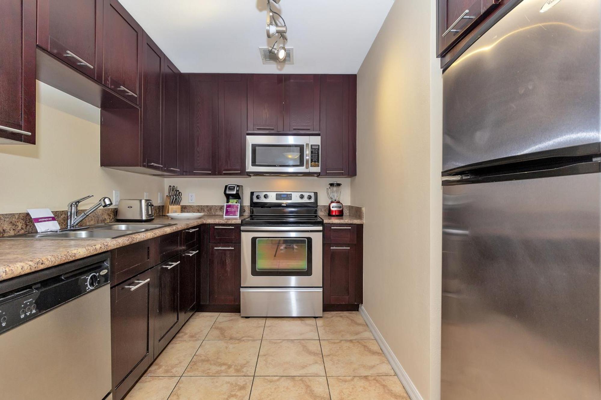 Dharma Home Suites South Miami At Red Road Commons Eksteriør billede