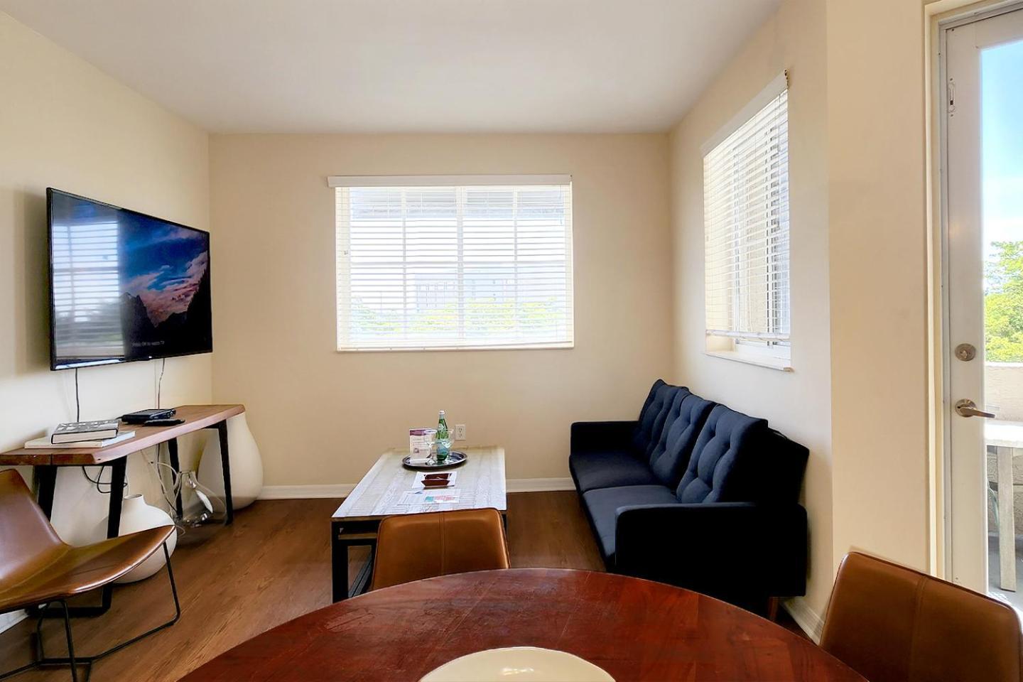Dharma Home Suites South Miami At Red Road Commons Eksteriør billede