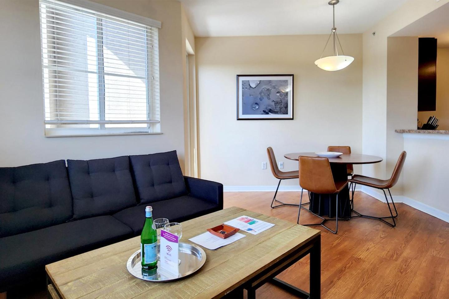 Dharma Home Suites South Miami At Red Road Commons Eksteriør billede