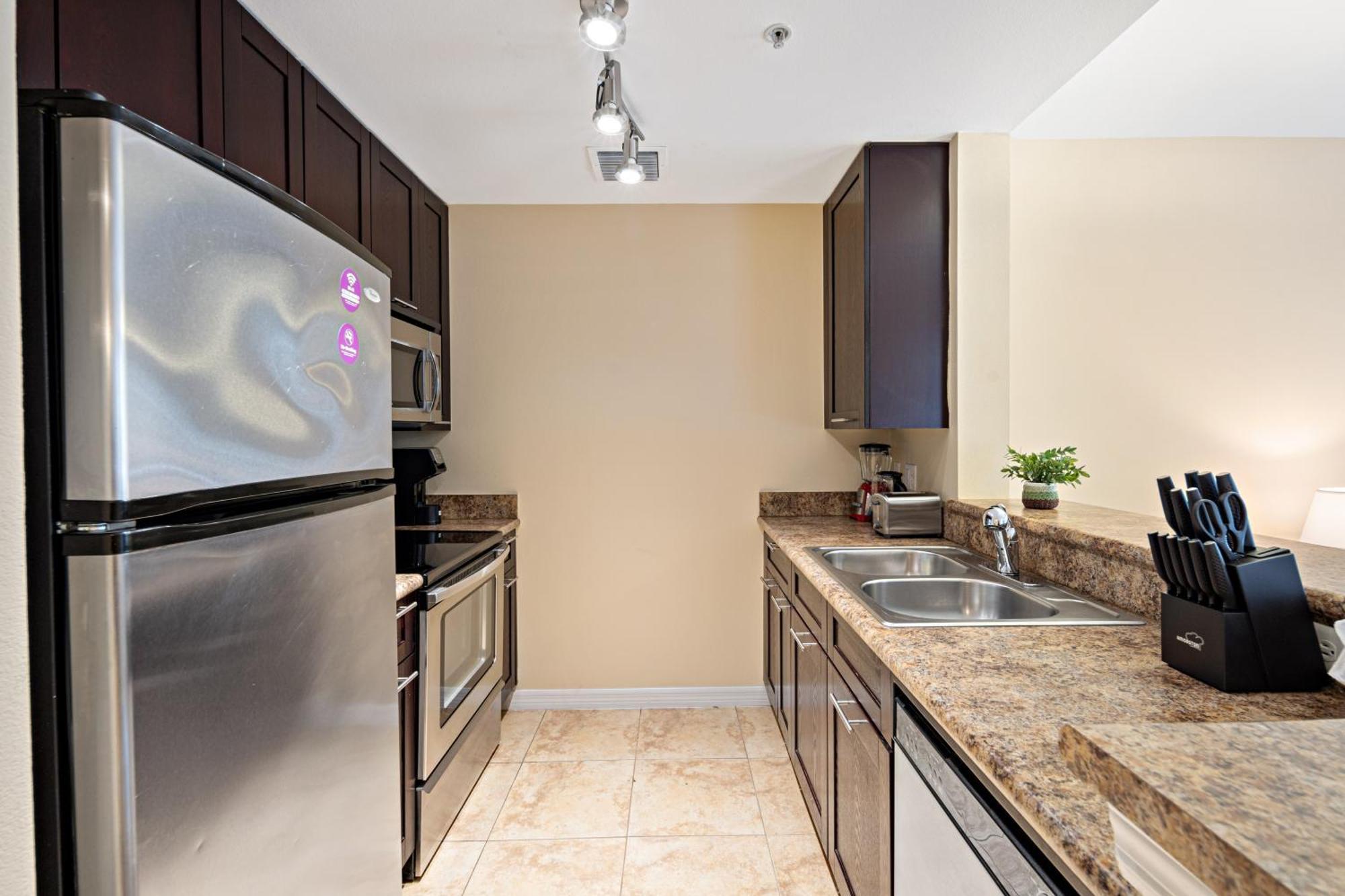 Dharma Home Suites South Miami At Red Road Commons Eksteriør billede