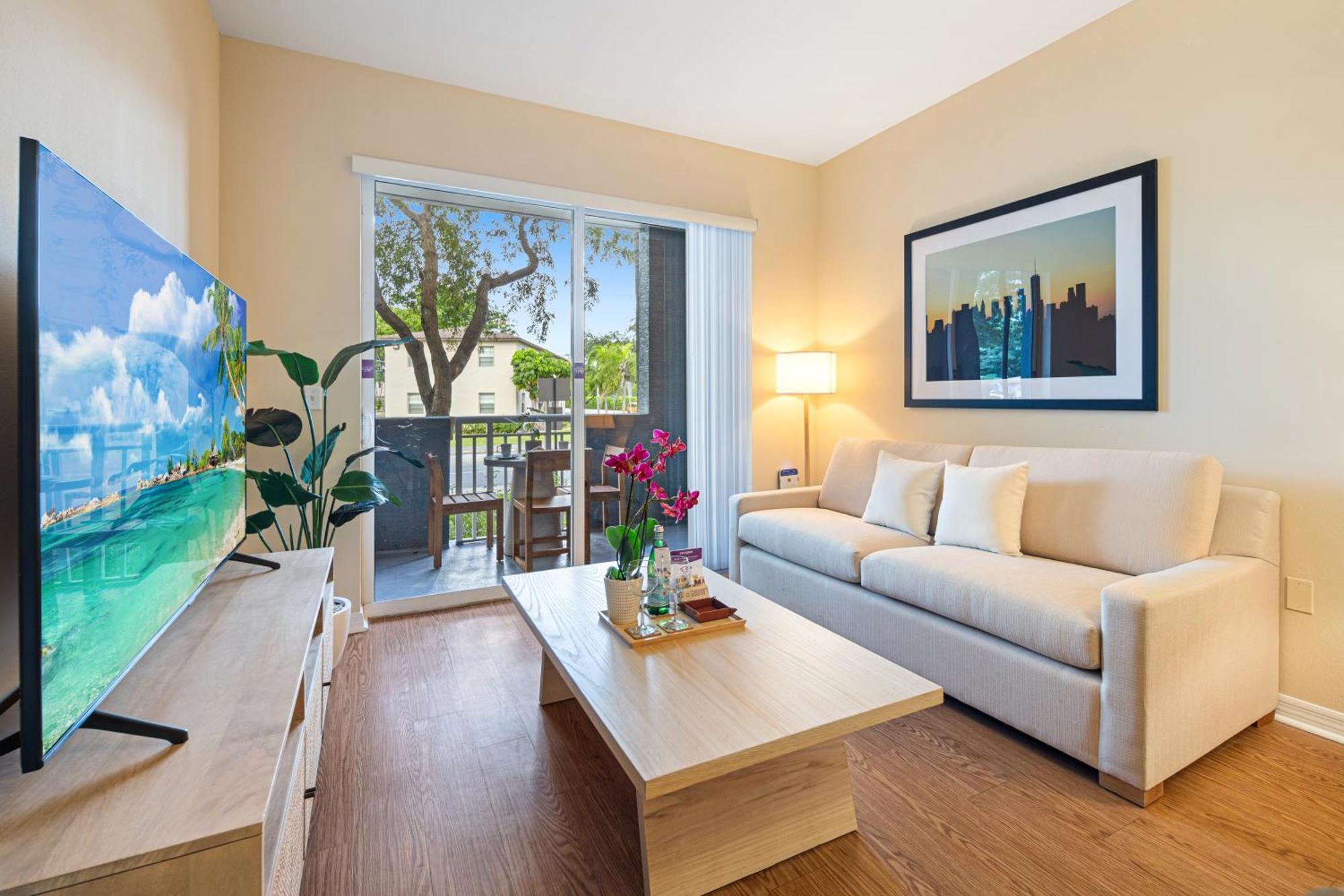 Dharma Home Suites South Miami At Red Road Commons Eksteriør billede