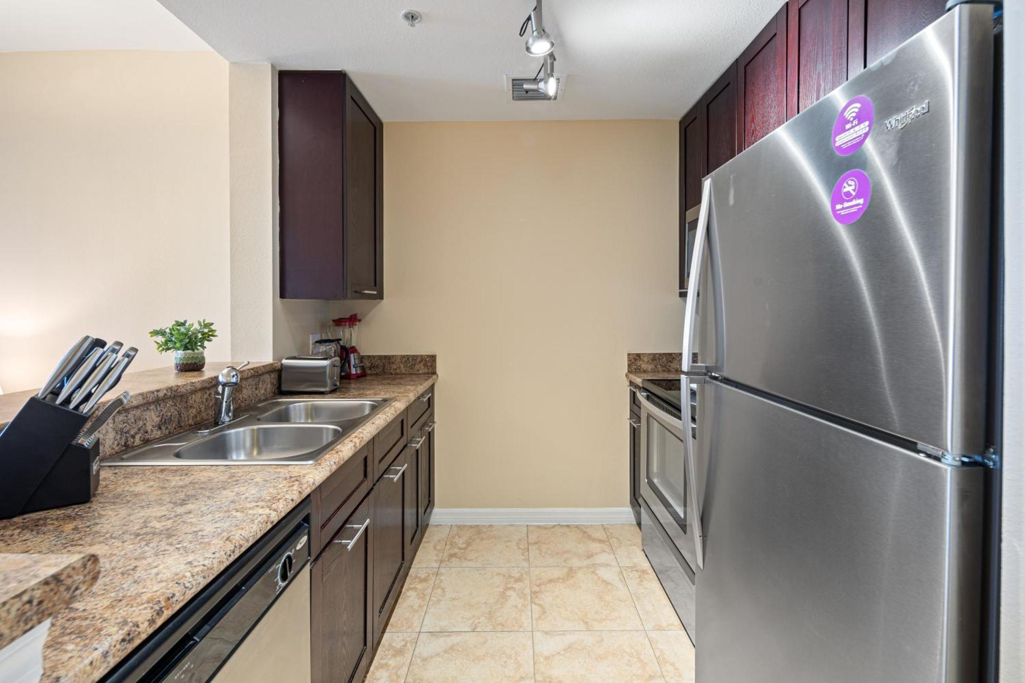 Dharma Home Suites South Miami At Red Road Commons Eksteriør billede