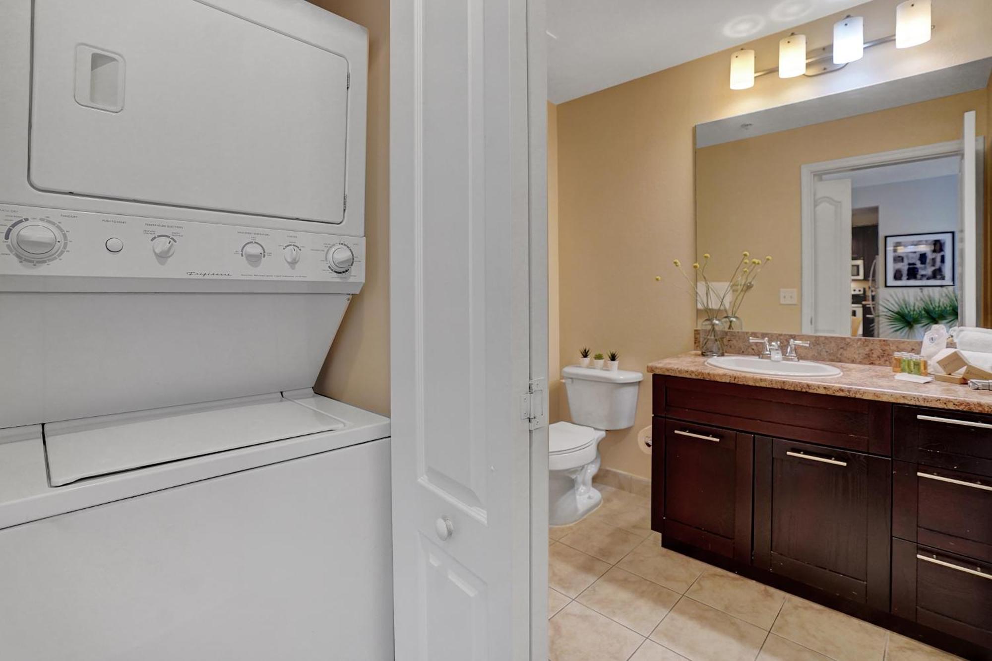 Dharma Home Suites South Miami At Red Road Commons Eksteriør billede