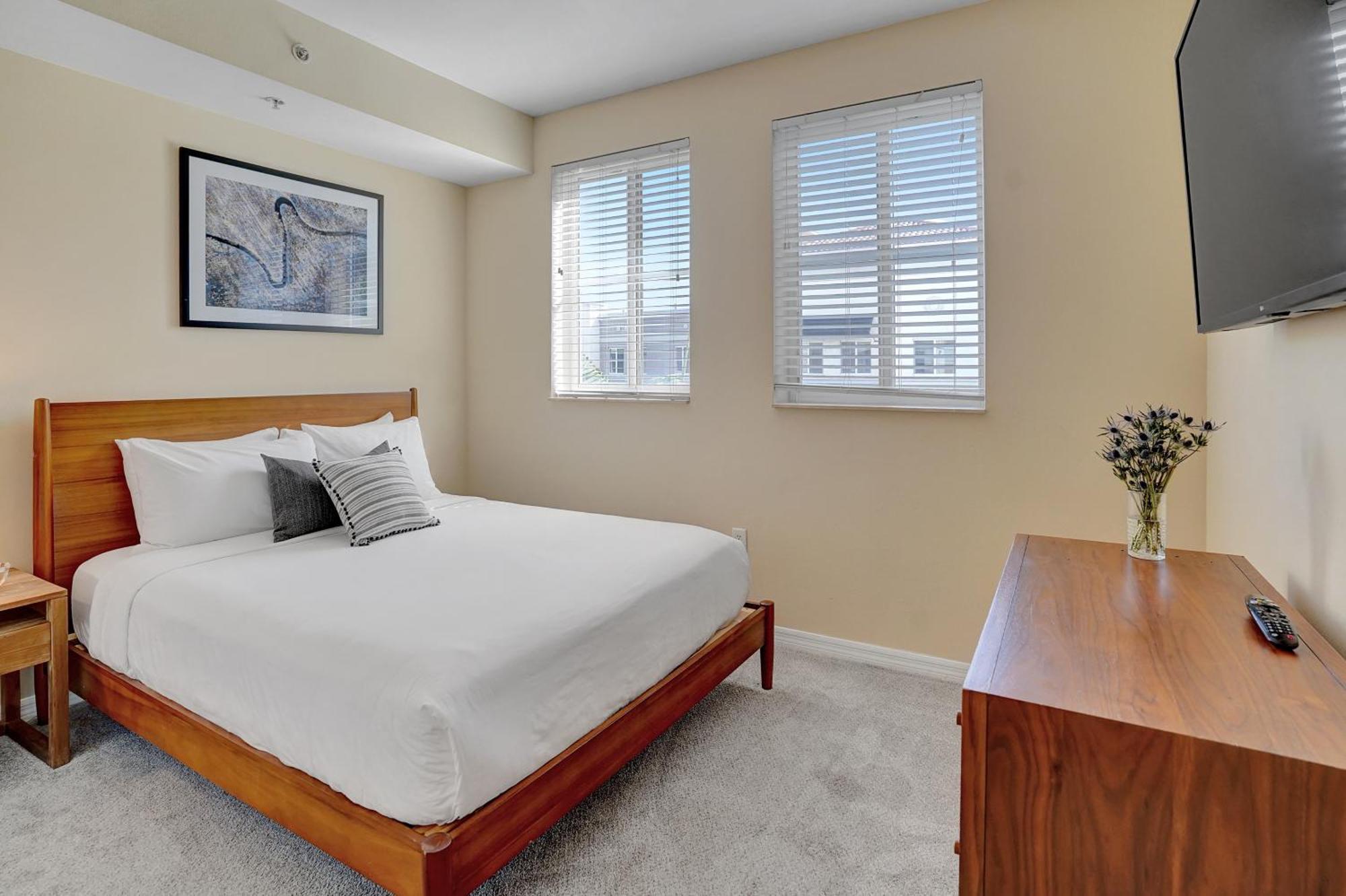 Dharma Home Suites South Miami At Red Road Commons Eksteriør billede